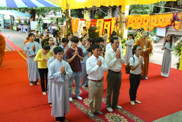Chùm ảnh: Các đoàn viếng tang lễ HT. Thích Minh Châu - Chiều 07/09/2012 - Phần 2