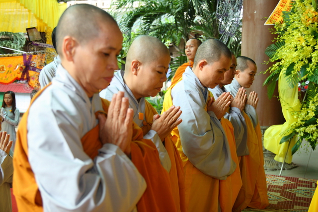 Chùm ảnh: Các đoàn viếng tang lễ HT. Thích Minh Châu - Chiều 07/09/2012 - Phần 2