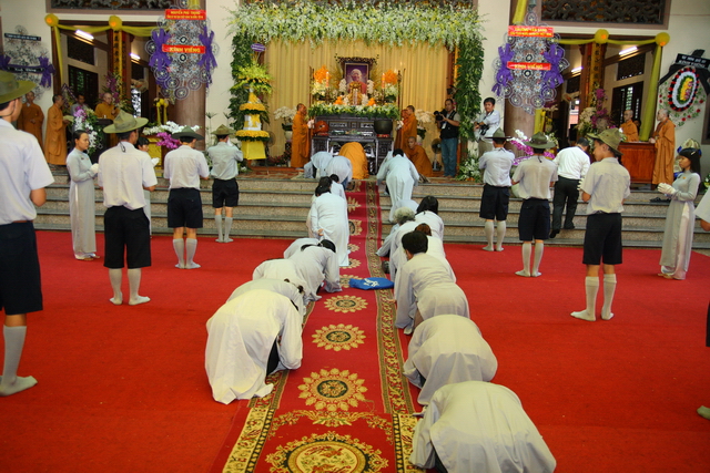 Chùm ảnh: Các đoàn viếng tang lễ HT. Thích Minh Châu - Chiều 07/09/2012 - Phần 2