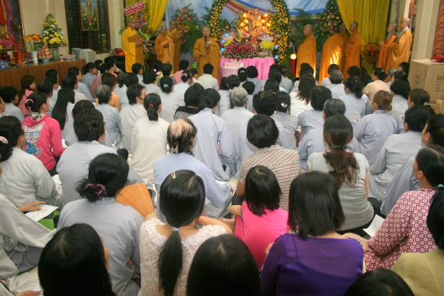 Chùm ảnh: Lễ tắm Phật tại chùa Giác Ngộ - Phật đản PL 2556
