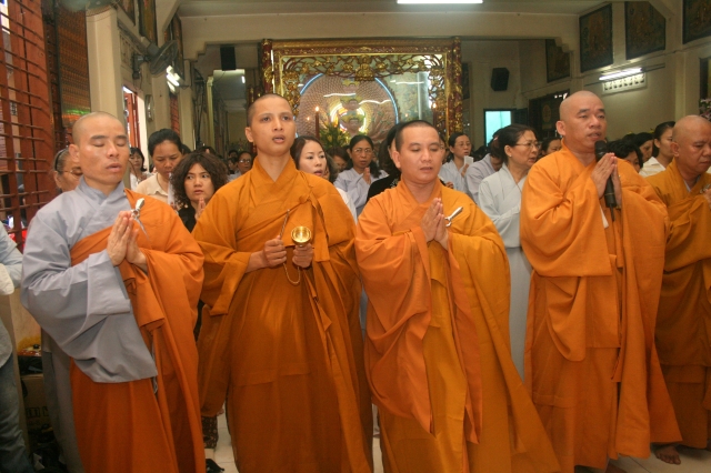 Chùm ảnh: Lễ tắm Phật tại chùa Giác Ngộ - Phật đản PL 2556