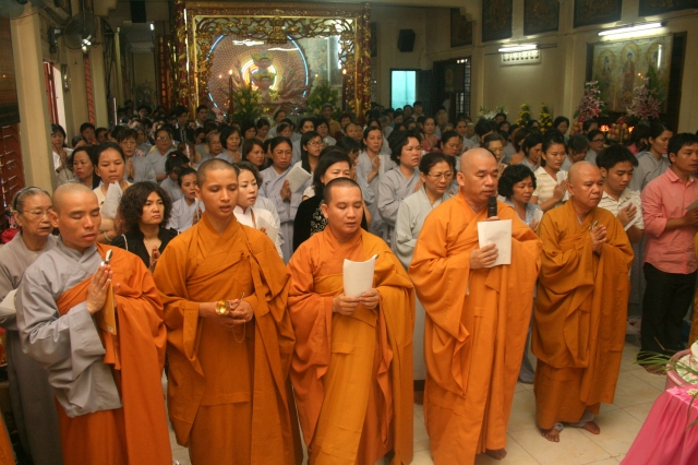 Chùm ảnh: Lễ tắm Phật tại chùa Giác Ngộ - Phật đản PL 2556