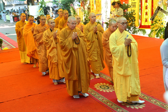 Chùm ảnh: Các đoàn viếng tang lễ HT. Thích Minh Châu - Sáng 08/09/2012