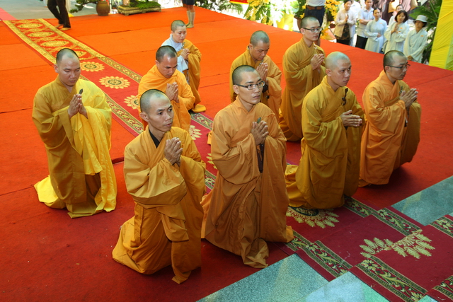 Chùm ảnh: Các đoàn viếng tang lễ HT. Thích Minh Châu - Sáng 08/09/2012