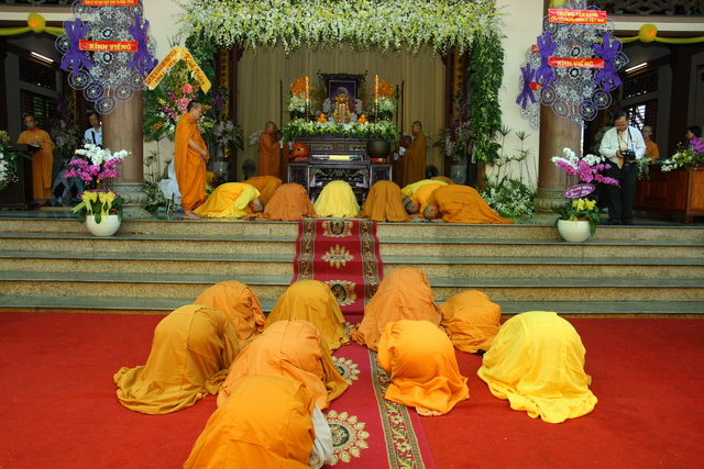 Chùm ảnh: Các đoàn viếng tang lễ HT. Thích Minh Châu - Sáng 08/09/2012