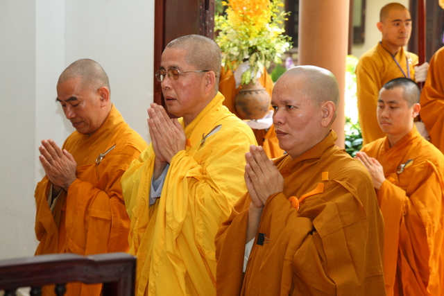 Chùm ảnh: Các đoàn viếng tang lễ HT. Thích Minh Châu - Sáng 08/09/2012