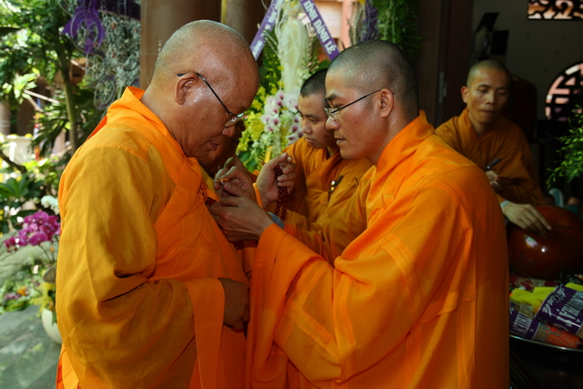 Chùm ảnh: Các đoàn viếng tang lễ HT. Thích Minh Châu - Chiều 08/09/2012