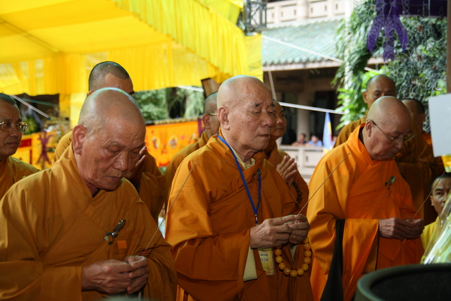 Chùm ảnh: Các đoàn viếng tang lễ HT. Thích Minh Châu - Chiều 08/09/2012