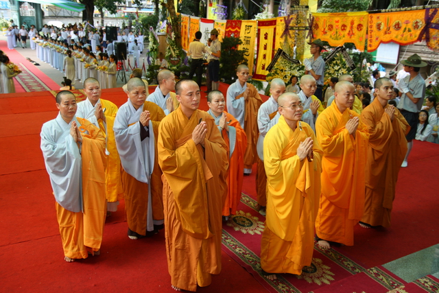 Chùm ảnh: Các đoàn viếng tang lễ HT. Thích Minh Châu - Chiều 08/09/2012