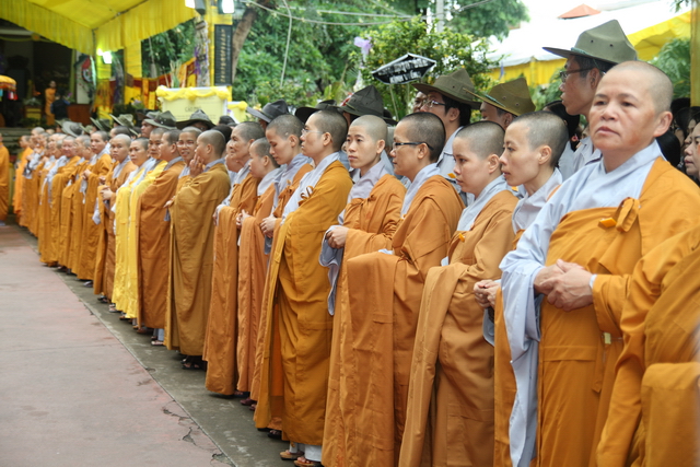 Vạn Hạnh: Lễ tống biệt nhục thân cố HT. Thượng Minh hạ Châu về cõi Phật