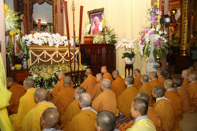 Vạn Hạnh: Lễ tống biệt nhục thân cố HT. Thượng Minh hạ Châu về cõi Phật