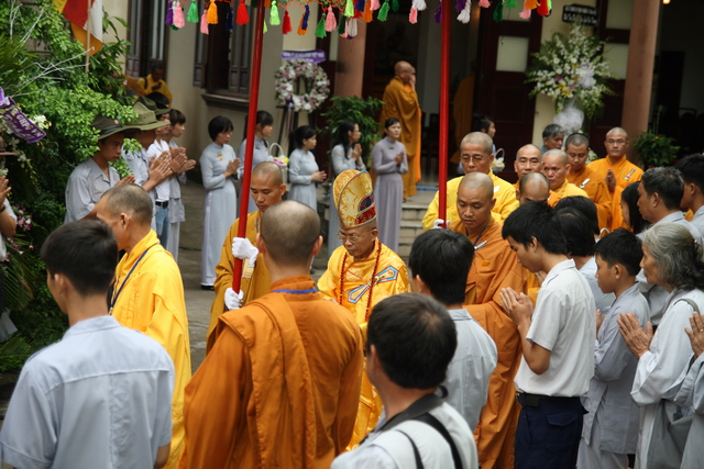 Vạn Hạnh: Lễ tống biệt nhục thân cố HT. Thượng Minh hạ Châu về cõi Phật