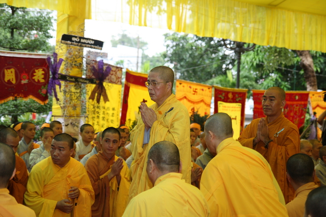 Vạn Hạnh: Lễ tống biệt nhục thân cố HT. Thượng Minh hạ Châu về cõi Phật