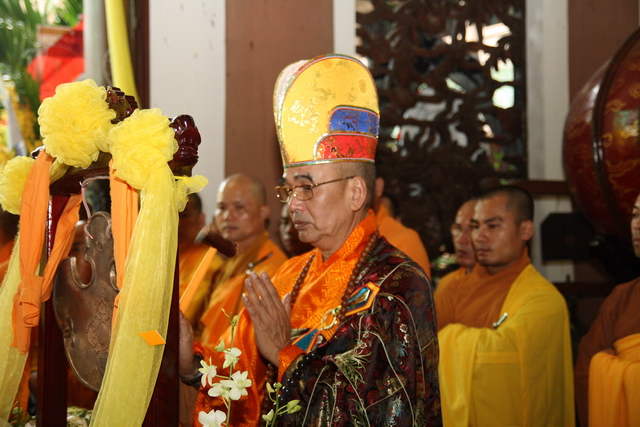 Vạn Hạnh: Lễ tống biệt nhục thân cố HT. Thượng Minh hạ Châu về cõi Phật