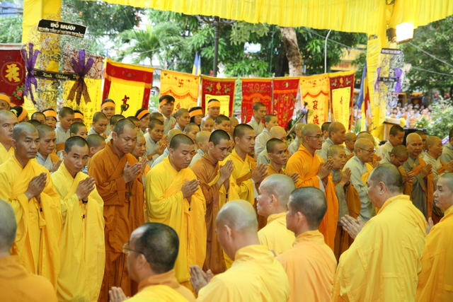 Vạn Hạnh: Lễ tống biệt nhục thân cố HT. Thượng Minh hạ Châu về cõi Phật