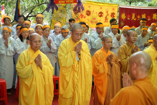 Vạn Hạnh: Lễ tống biệt nhục thân cố HT. Thượng Minh hạ Châu về cõi Phật