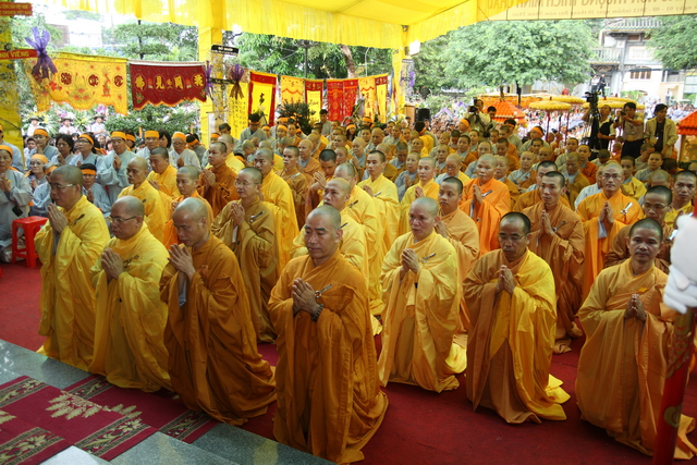 Vạn Hạnh: Lễ tống biệt nhục thân cố HT. Thượng Minh hạ Châu về cõi Phật