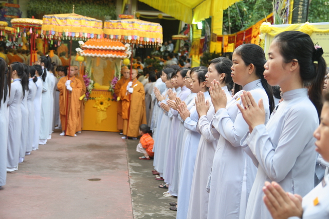 Vạn Hạnh: Lễ tống biệt nhục thân cố HT. Thượng Minh hạ Châu về cõi Phật