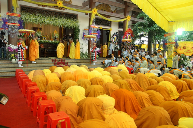 Vạn Hạnh: Lễ tống biệt nhục thân cố HT. Thượng Minh hạ Châu về cõi Phật