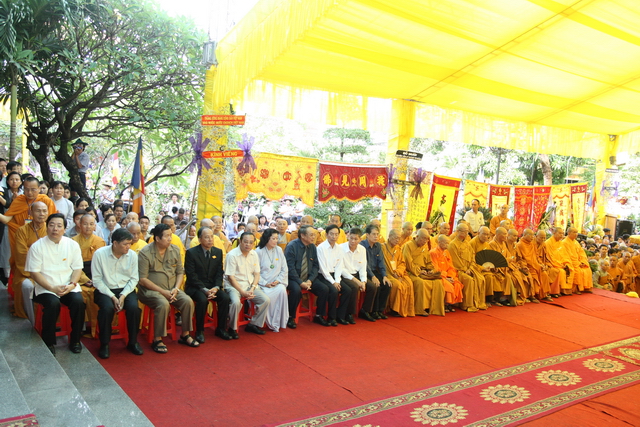 Vạn Hạnh: Lễ tống biệt nhục thân cố HT. Thượng Minh hạ Châu về cõi Phật