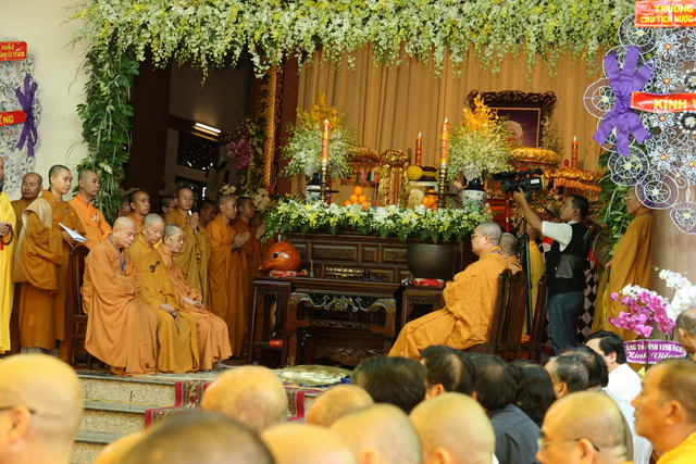 Vạn Hạnh: Lễ tống biệt nhục thân cố HT. Thượng Minh hạ Châu về cõi Phật