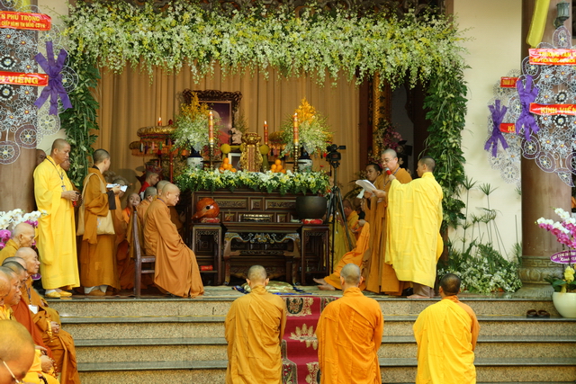 Vạn Hạnh: Lễ tống biệt nhục thân cố HT. Thượng Minh hạ Châu về cõi Phật