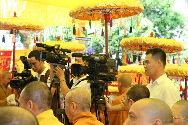 Vạn Hạnh: Lễ tống biệt nhục thân cố HT. Thượng Minh hạ Châu về cõi Phật