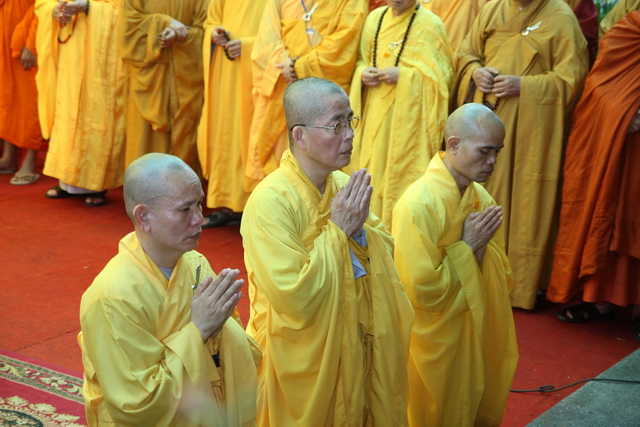 Vạn Hạnh: Lễ tống biệt nhục thân cố HT. Thượng Minh hạ Châu về cõi Phật