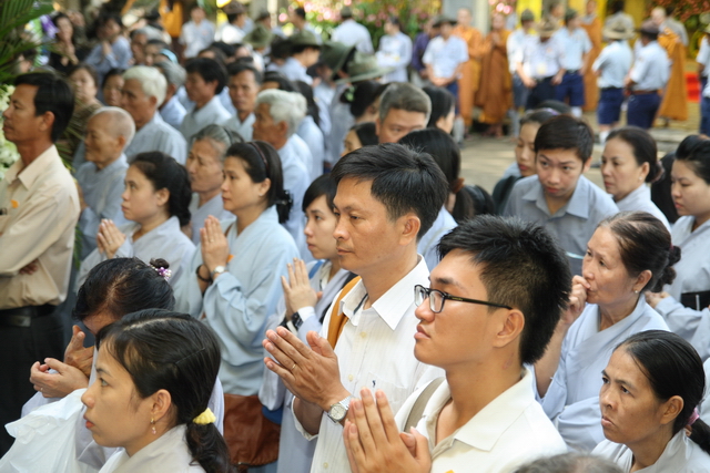 Vạn Hạnh: Lễ tống biệt nhục thân cố HT. Thượng Minh hạ Châu về cõi Phật