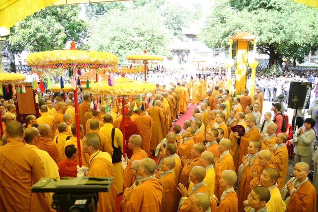 Vạn Hạnh: Lễ tống biệt nhục thân cố HT. Thượng Minh hạ Châu về cõi Phật