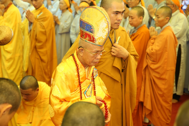 Vạn Hạnh: Lễ tống biệt nhục thân cố HT. Thượng Minh hạ Châu về cõi Phật