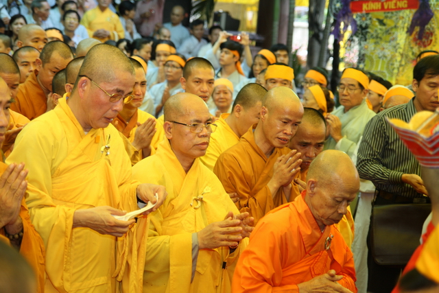 Vạn Hạnh: Lễ tống biệt nhục thân cố HT. Thượng Minh hạ Châu về cõi Phật