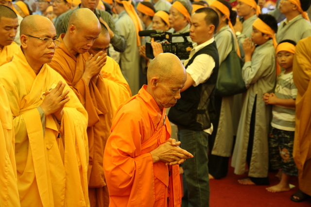 Vạn Hạnh: Lễ tống biệt nhục thân cố HT. Thượng Minh hạ Châu về cõi Phật