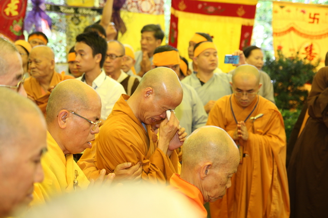 Vạn Hạnh: Lễ tống biệt nhục thân cố HT. Thượng Minh hạ Châu về cõi Phật