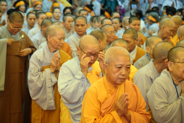 Vạn Hạnh: Lễ tống biệt nhục thân cố HT. Thượng Minh hạ Châu về cõi Phật