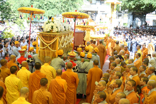 Vạn Hạnh: Lễ tống biệt nhục thân cố HT. Thượng Minh hạ Châu về cõi Phật