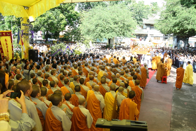 Vạn Hạnh: Lễ tống biệt nhục thân cố HT. Thượng Minh hạ Châu về cõi Phật