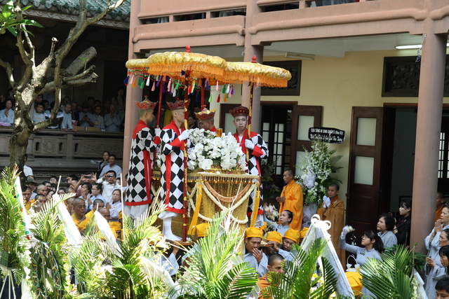 Vạn Hạnh: Lễ tống biệt nhục thân cố HT. Thượng Minh hạ Châu về cõi Phật