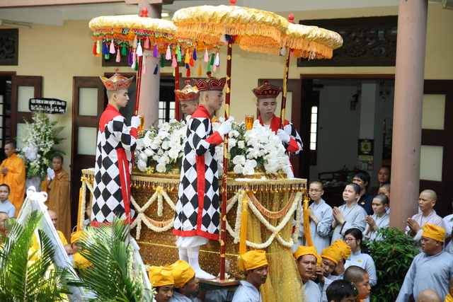 Vạn Hạnh: Lễ tống biệt nhục thân cố HT. Thượng Minh hạ Châu về cõi Phật