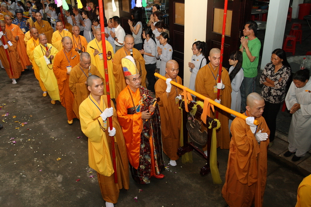 Vạn Hạnh: Lễ tống biệt nhục thân cố HT. Thượng Minh hạ Châu về cõi Phật