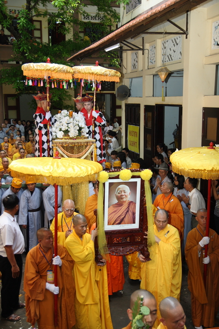 Vạn Hạnh: Lễ tống biệt nhục thân cố HT. Thượng Minh hạ Châu về cõi Phật