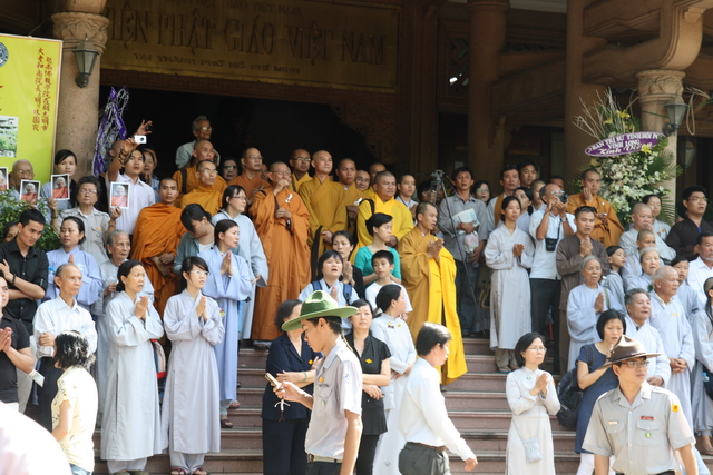 Vạn Hạnh: Lễ tống biệt nhục thân cố HT. Thượng Minh hạ Châu về cõi Phật