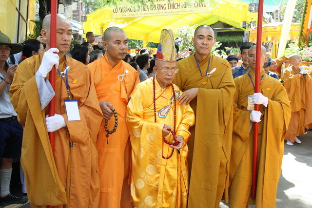 Vạn Hạnh: Lễ tống biệt nhục thân cố HT. Thượng Minh hạ Châu về cõi Phật