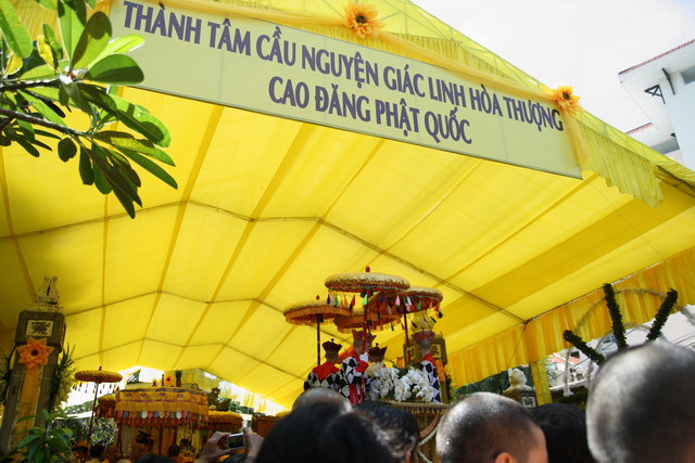 Vạn Hạnh: Lễ tống biệt nhục thân cố HT. Thượng Minh hạ Châu về cõi Phật