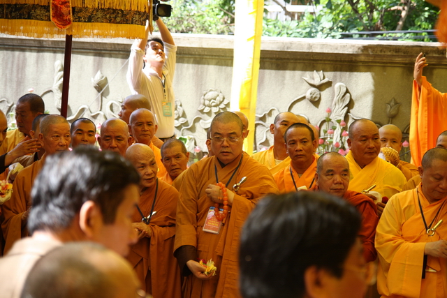 Vạn Hạnh: Lễ tống biệt nhục thân cố HT. Thượng Minh hạ Châu về cõi Phật