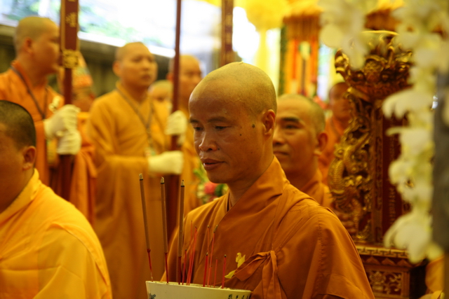 Vạn Hạnh: Lễ tống biệt nhục thân cố HT. Thượng Minh hạ Châu về cõi Phật