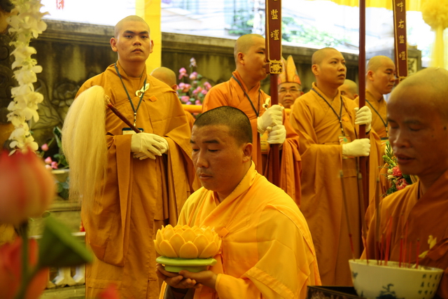 Vạn Hạnh: Lễ tống biệt nhục thân cố HT. Thượng Minh hạ Châu về cõi Phật