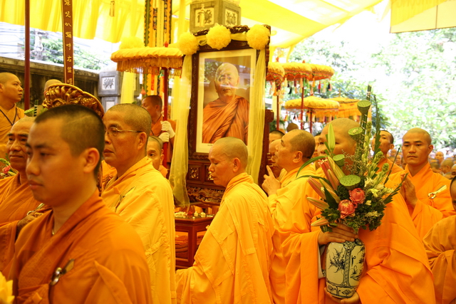 Vạn Hạnh: Lễ tống biệt nhục thân cố HT. Thượng Minh hạ Châu về cõi Phật