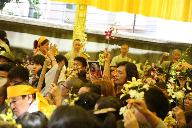 Vạn Hạnh: Lễ tống biệt nhục thân cố HT. Thượng Minh hạ Châu về cõi Phật