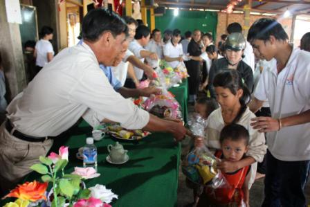 Đak Lak: Đoàn TNPT Thiện Sinh Phát 600 Phần Quà Trung Thu Cho Các Cháu Huyện Ea Sup